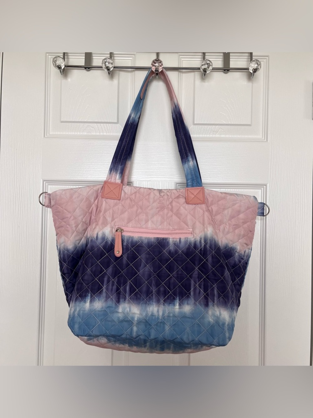 puppie love tie-dye quilted tote bag - Picture 5 of 10